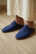 Babouche Homme en Cuir Bleu Profond – Élégance Artisanale