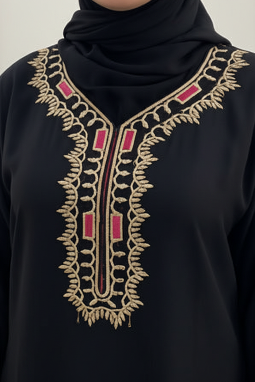Gandora noire dorée à manches longues – broderies dorées et roses