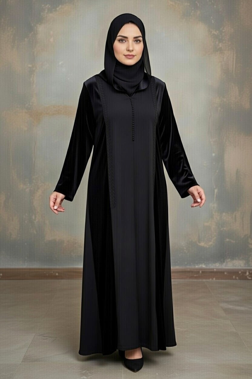 Djellaba noire à capuche en velours – bandes décoratives en velours sur le devant des côtés.
