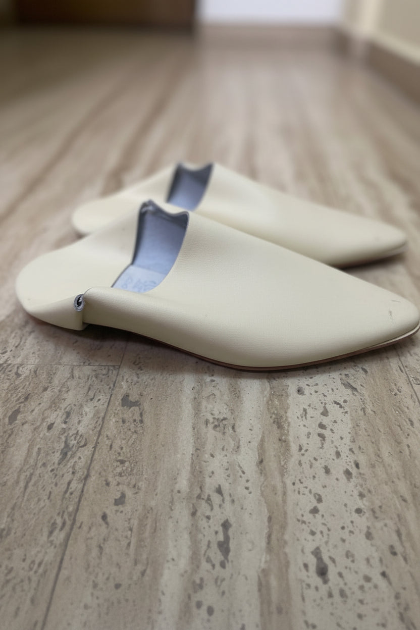 Babouches en Cuir Élégance Minimaliste – Beige Crème Intemporel