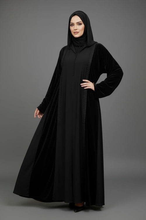 Djellaba noire à capuche en velours – bandes décoratives en velours sur le devant des côtés.