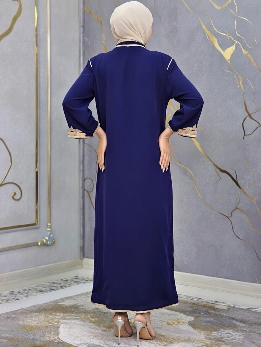 Gandoura Femme Bleu Marine – Broderies Multicolores Élégantes