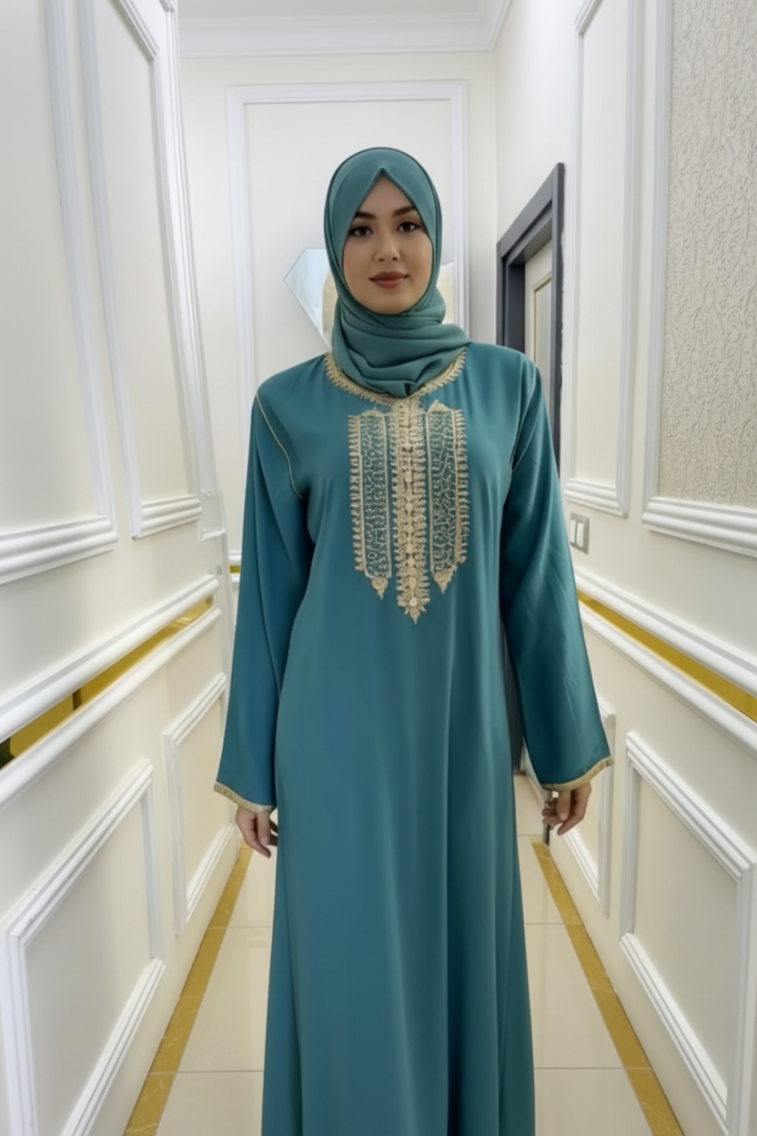 Gandoura longue vert canard à broderie dorée – coupe droite élégante