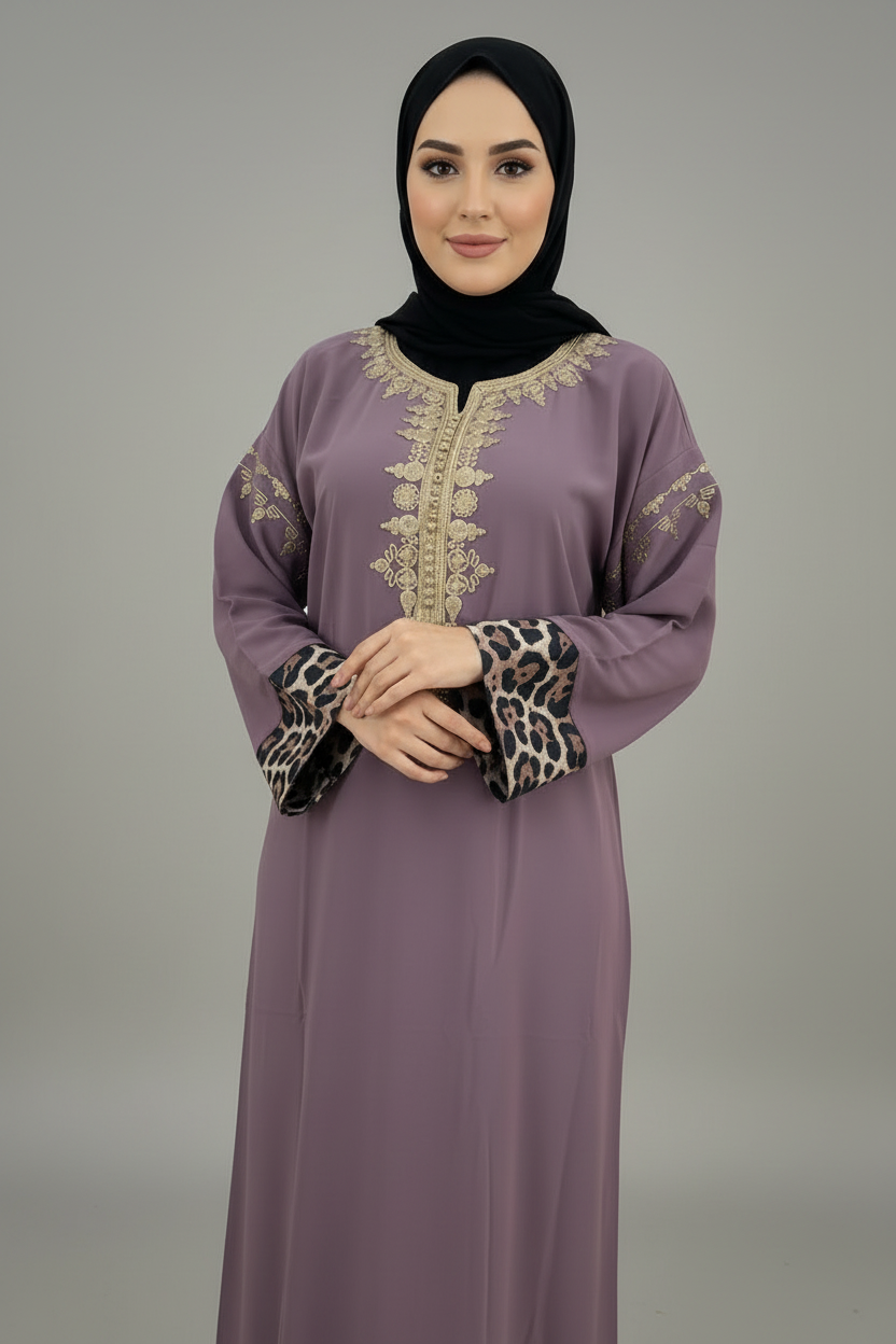 Robe longue mauve brodée – manches longues contrastées