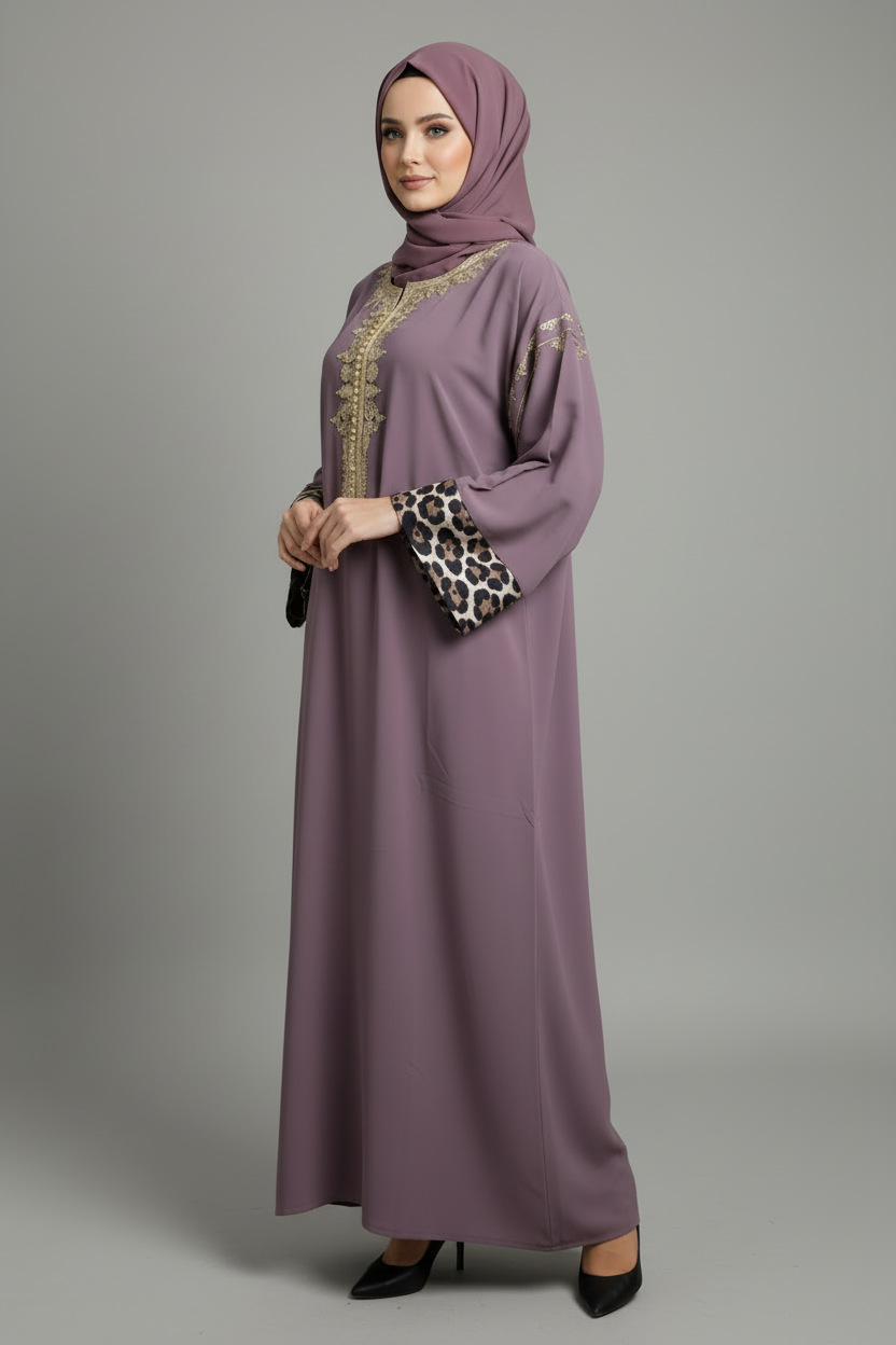 Robe longue mauve brodée – manches longues contrastées