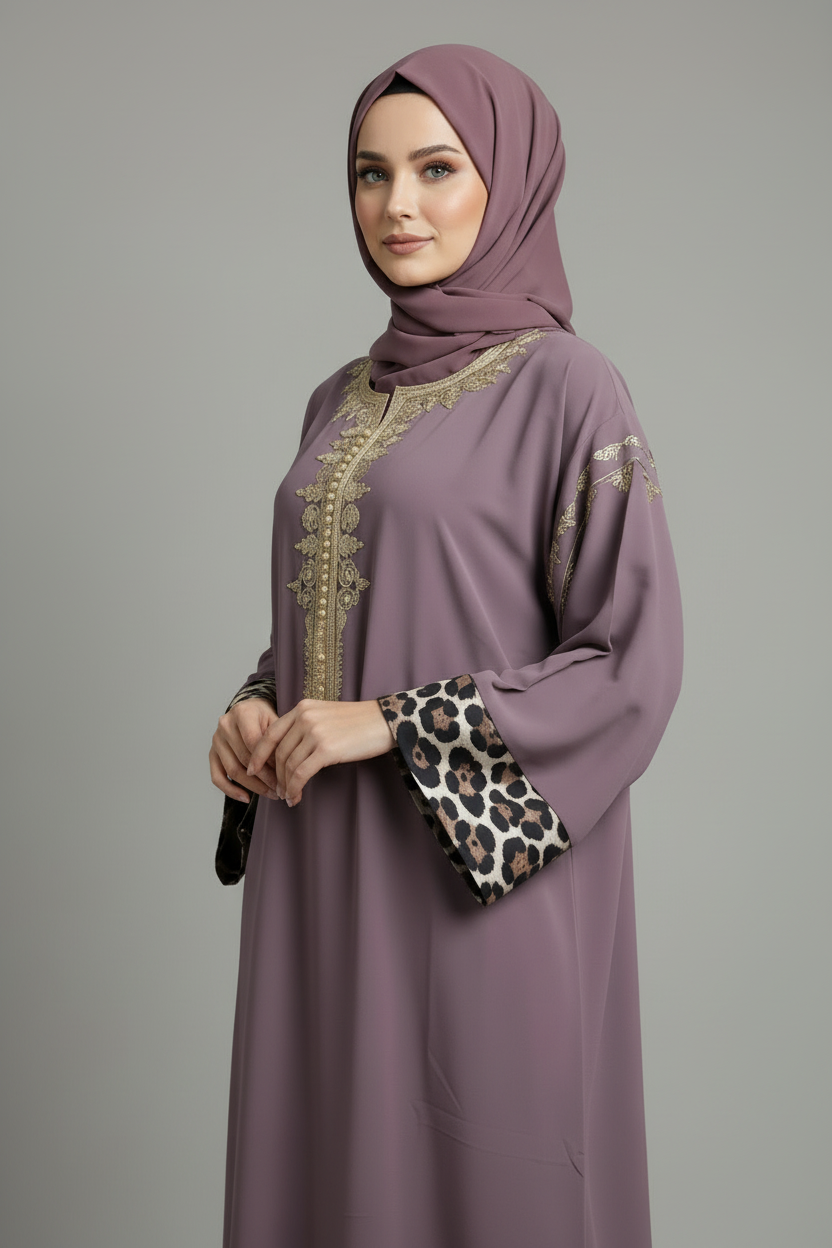 Robe longue mauve brodée – manches longues contrastées
