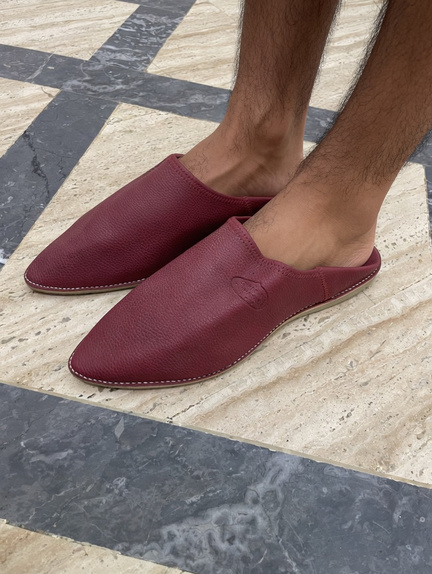 Babouche Homme Bordeaux en Cuir – Élégance Traditionnelle & Style Moderne
