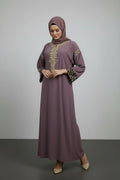 Robe longue mauve brodée – manches longues contrastées